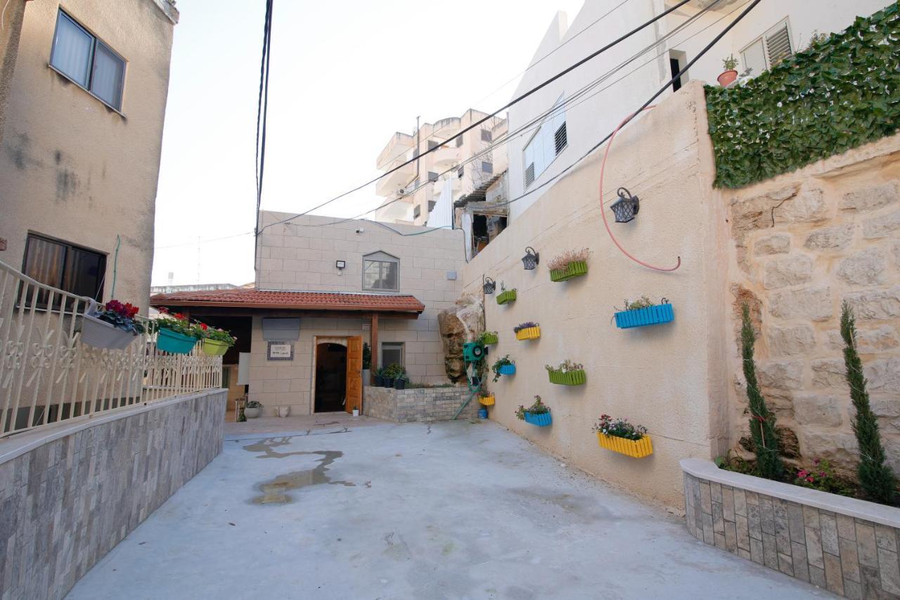 Louis Guesthouse Nazareth Exteriör bild