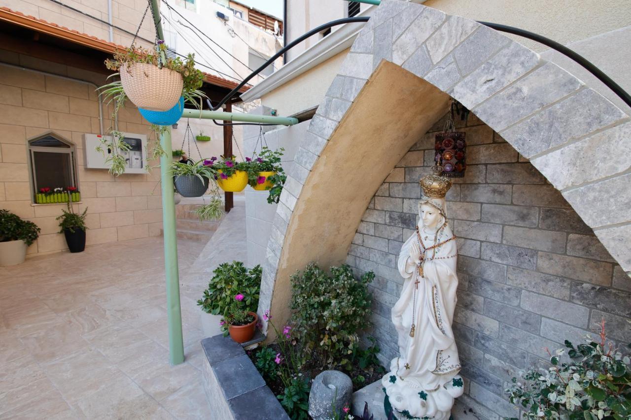Louis Guesthouse Nazareth Exteriör bild