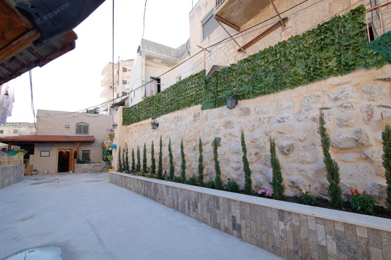 Louis Guesthouse Nazareth Exteriör bild