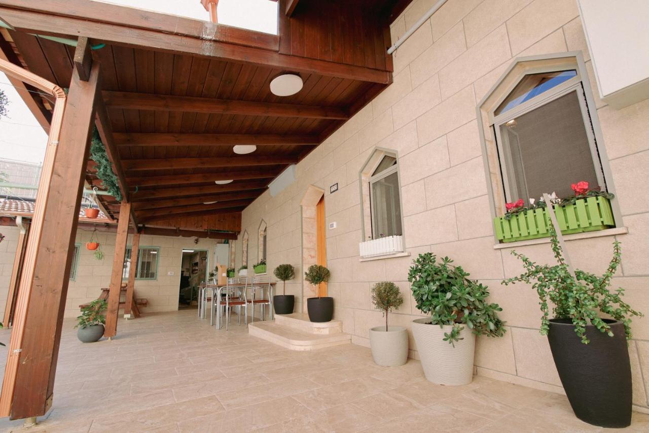 Louis Guesthouse Nazareth Exteriör bild